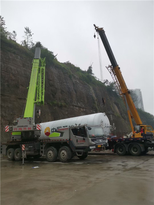 北流市“不怕风雨冻”—— 吊车的 “恶劣环境适应” 技术